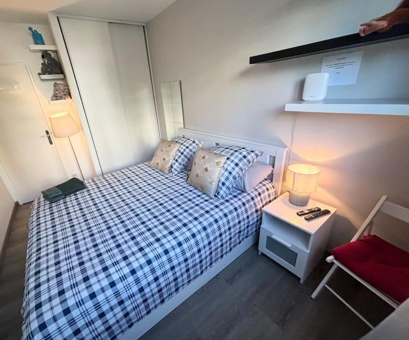 Appartement Confort Avec Balcon - Champigny Kültér fotó