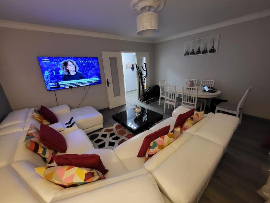 Appartement Confort Avec Balcon - Champigny Kültér fotó